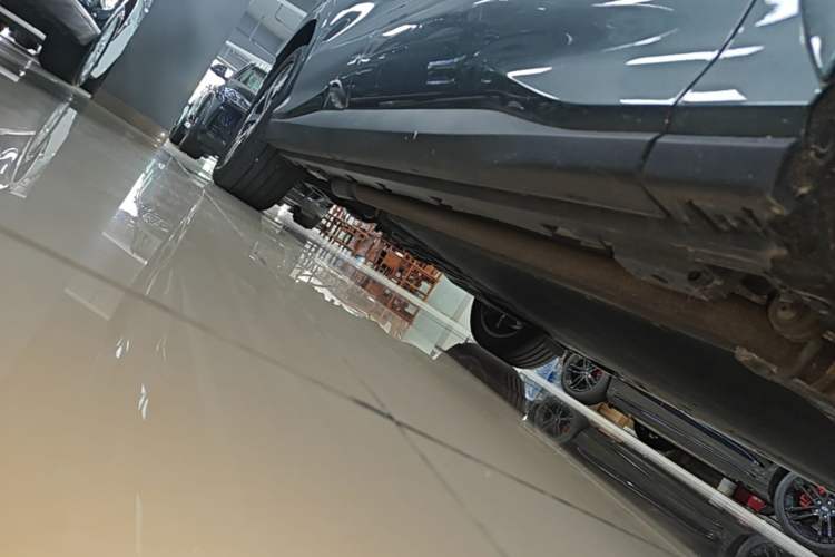 Used BYD Tang L 2025 DM 200KM Four-Wheel Drive LiDAR Flagship Model Right Side Sill