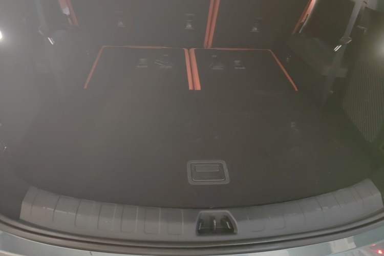 Used BYD Tang L 2025 DM 175KM Drone Player Edition Trunk