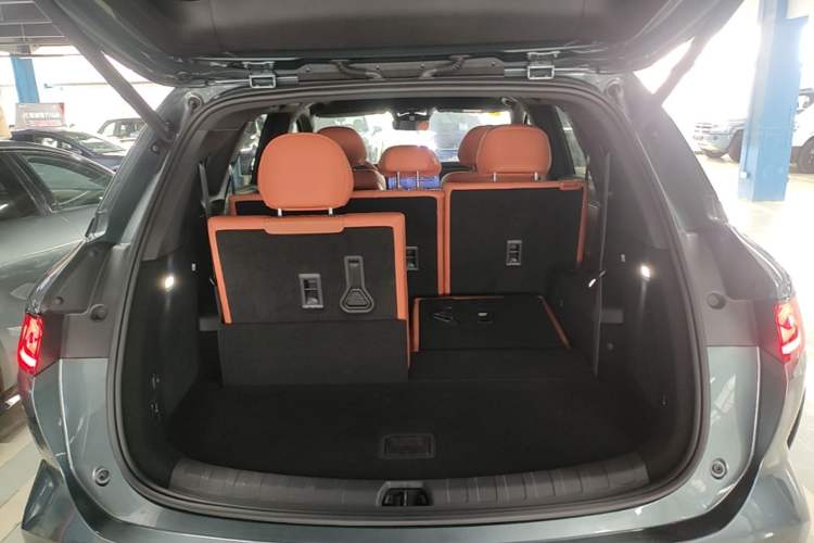 Used BYD Tang L 2025 DM 175KM Drone Player Edition Trunk