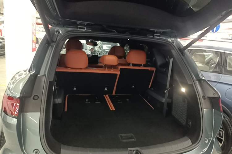 Used BYD Tang L 2025 DM 175KM Drone Player Edition Trunk