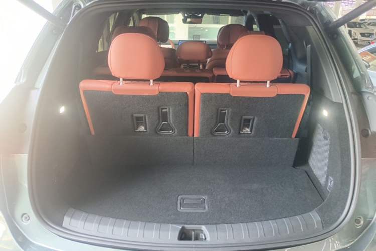Used BYD Tang L 2025 DM 175KM Drone Player Edition Trunk