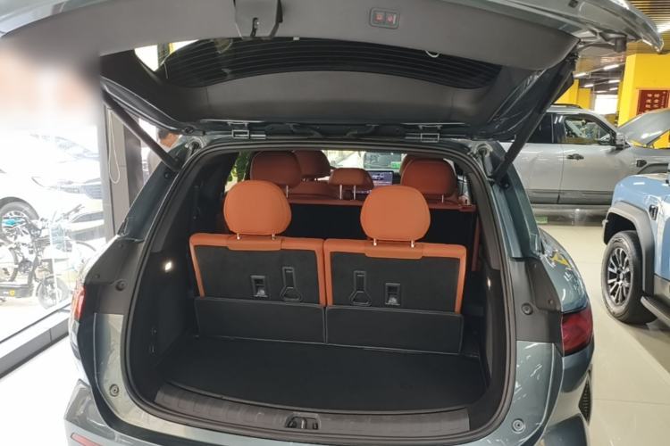 Used BYD Tang L 2025 EV 600KM All-Wheel-Drive LiDAR Flagship Model Trunk