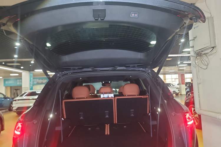 Used BYD Tang L 2025 EV 600KM All-Wheel-Drive LiDAR Flagship Model Trunk