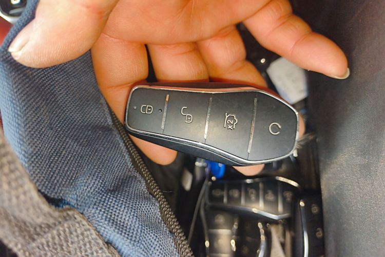 Used BYD Tang L 2025 DM 175KM Drone Player Edition Vehicle Key