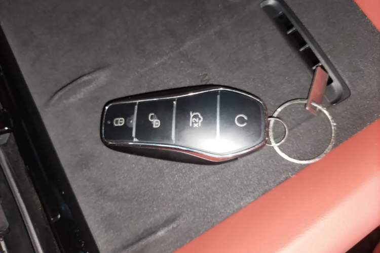 Used BYD Tang L 2025 DM 175KM Drone Player Edition Vehicle Key
