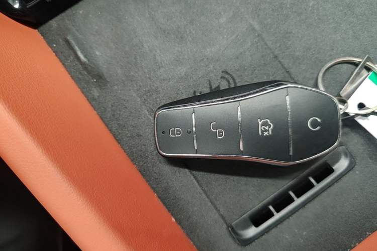 Used BYD Tang L 2025 DM 175KM Drone Player Edition Vehicle Key