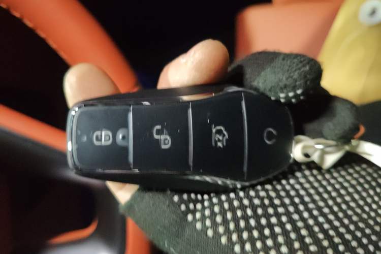 Used BYD Tang L 2025 EV 670KM LiDAR Flagship Version Vehicle Key