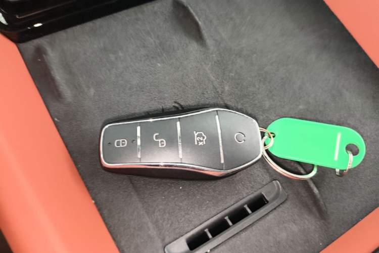 Used BYD Tang L 2025 DM 175KM Drone Player Edition Vehicle Key