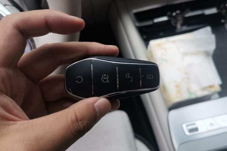 Used BYD Tang L 2025 EV with 670 km Range LiDAR and Premium Features Vehicle Key