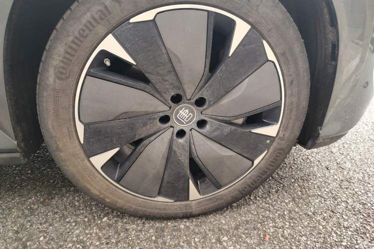 Used BYD Tang L 2025 EV 600KM All-Wheel-Drive LiDAR Flagship Model Right Front Wheel Hub