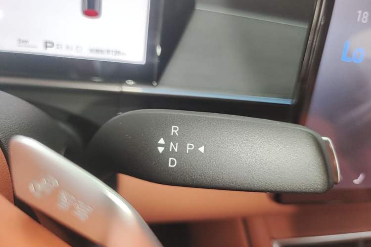 Used BYD Tang L 2025 DM 175KM Drone Player Edition Audio And AC Panel