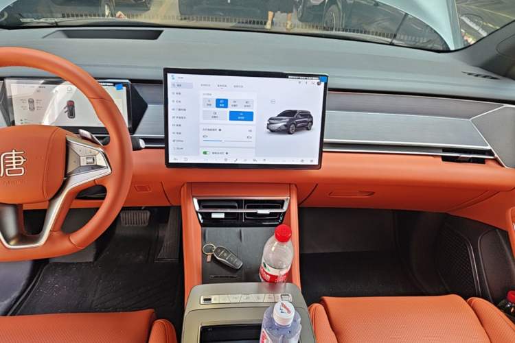 Used BYD Tang L 2025 DM 175KM Drone Player Edition Audio And AC Panel