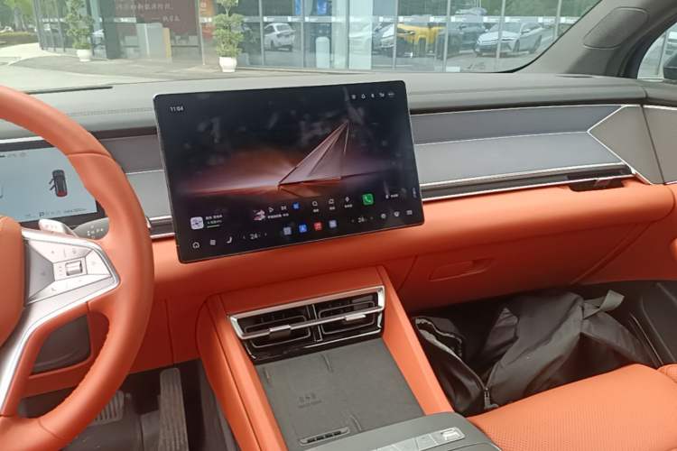 Used BYD Tang L 2025 DM 175KM Drone Player Edition Audio And AC Panel