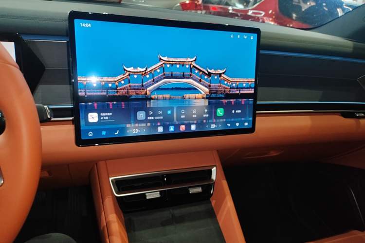 Used BYD Tang L 2025 DM 175KM Drone Player Edition Audio And AC Panel