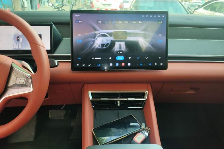 Used BYD Tang L 2025 DM 175KM Drone Player Edition Audio And AC Panel