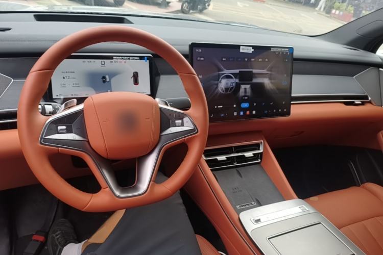 Used BYD Tang L 2025 DM 175KM Drone Player Edition Center Console