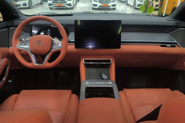Used BYD Tang L 2025 DM 175KM Drone Player Edition Center Console