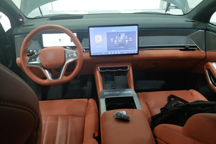 Used BYD Tang L 2025 DM 175KM Drone Player Edition Center Console