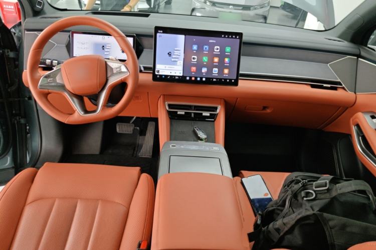 Used BYD Tang L 2025 DM 175KM Drone Player Edition Center Console