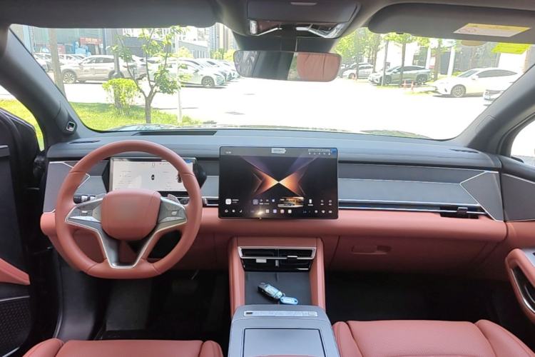 Used BYD Tang L 2025 DM 175KM Drone Player Edition Center Console