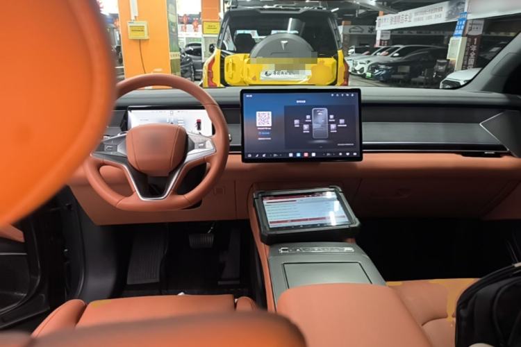 Used BYD Tang L 2025 DM 175KM Drone Player Edition Center Console