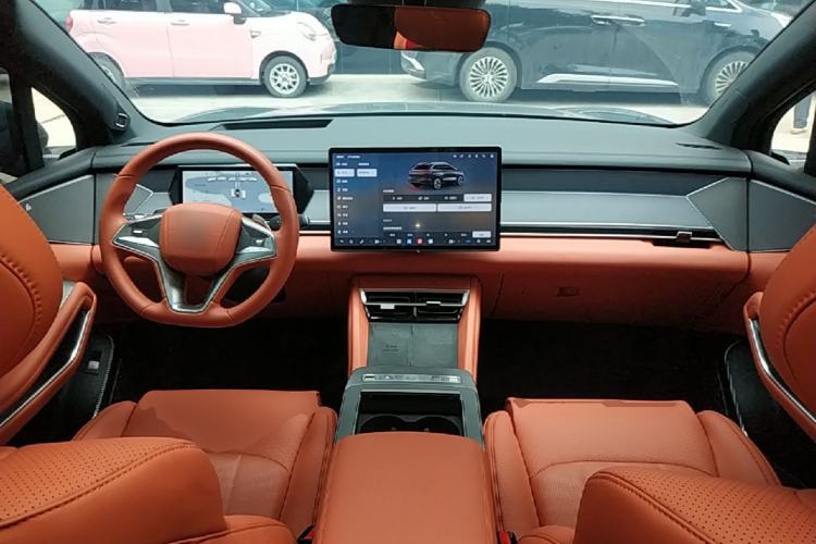 Used BYD Tang L 2025 DM 175KM Drone Player Edition Center Console
