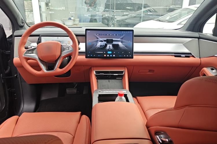 Used BYD Tang L 2025 DM 200KM Four-Wheel Drive LiDAR Flagship Model Center Console