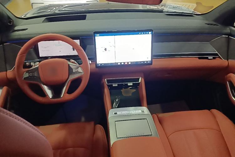 Used BYD Tang L 2025 EV 600KM All-Wheel-Drive LiDAR Flagship Model Center Console
