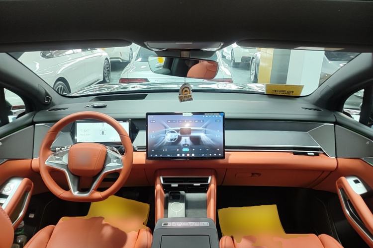 Used BYD Tang L 2025 DM 175KM Drone Player Edition Center Console