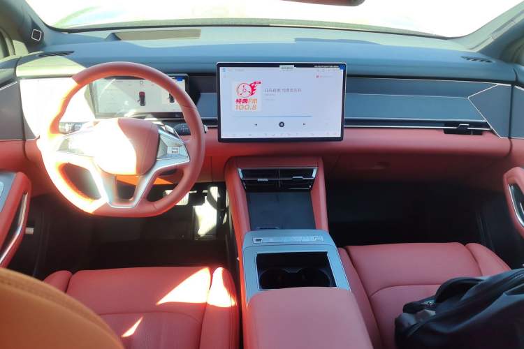 Used BYD Tang L 2025 EV 600KM All-Wheel-Drive LiDAR Flagship Model Center Console