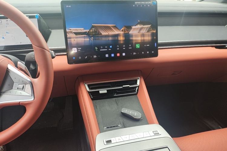 Used BYD Tang L 2025 DM 175KM Drone Player Edition Center Console