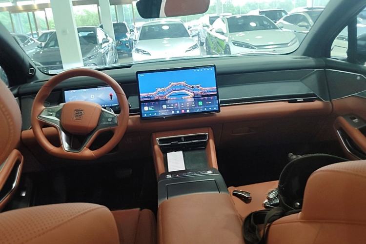 Used BYD Tang L 2025 DM 175KM Drone Player Edition Center Console