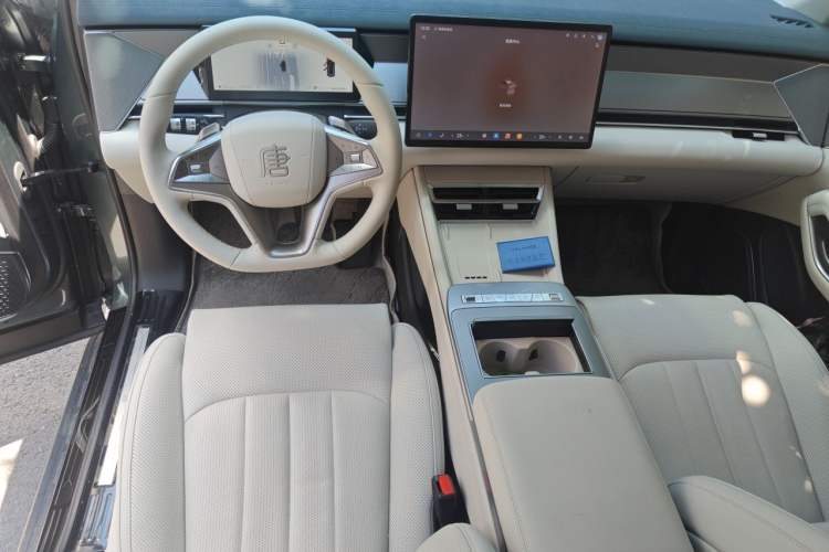 Used BYD Tang L 2025 DM 200KM Four-Wheel Drive LiDAR Flagship Model Center Console
