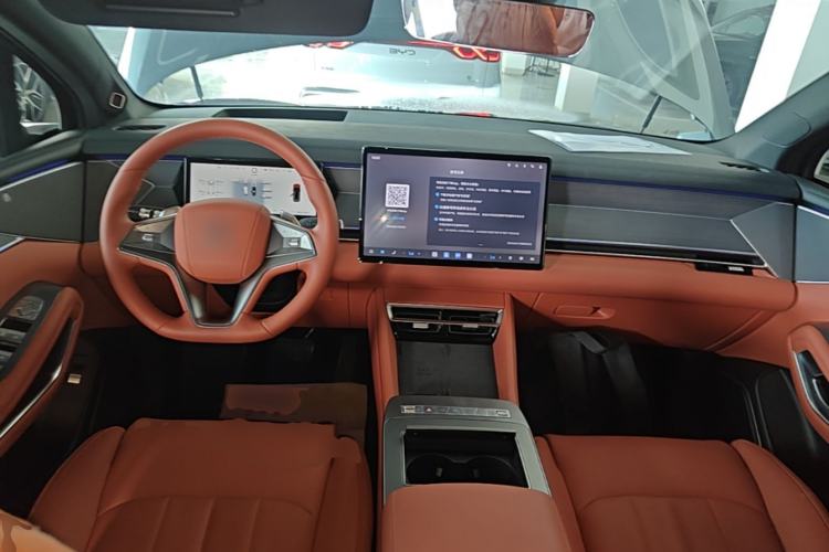 Used BYD Tang L 2025 DM 175KM Drone Player Edition Center Console