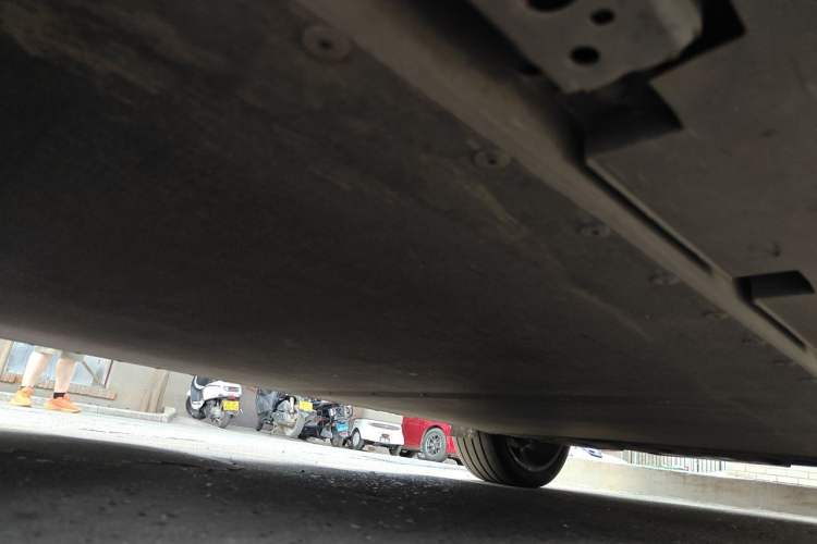 Used BYD Tang L 2025 EV 600KM All-Wheel-Drive LiDAR Flagship Model Chassis Front Left