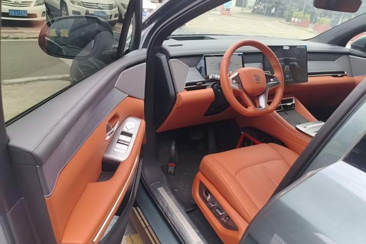 Used BYD Tang L 2025 DM 175KM Drone Player Edition Driver Seat