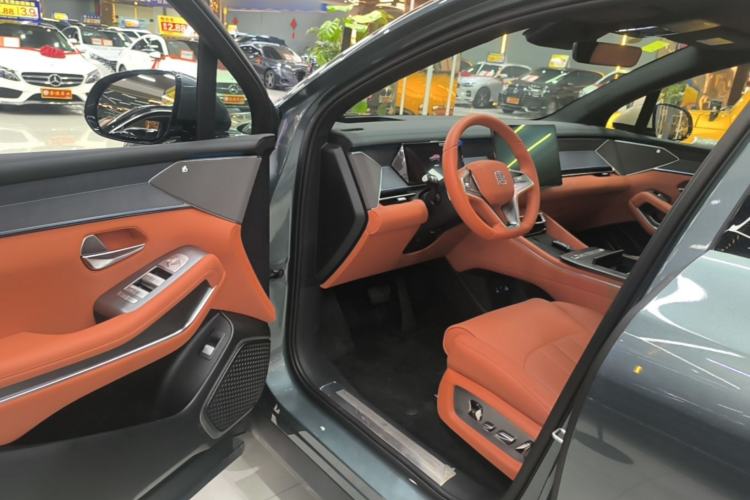 Used BYD Tang L 2025 DM 175KM Drone Player Edition Driver Seat
