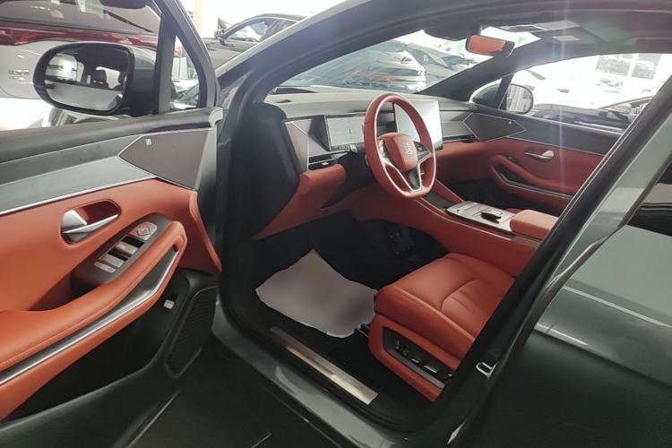 Used BYD Tang L 2025 DM 175KM Drone Player Edition Driver Seat