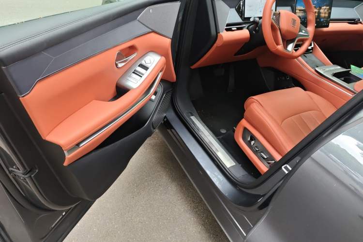 Used BYD Tang L 2025 EV 600KM All-Wheel-Drive LiDAR Flagship Model Driver Seat