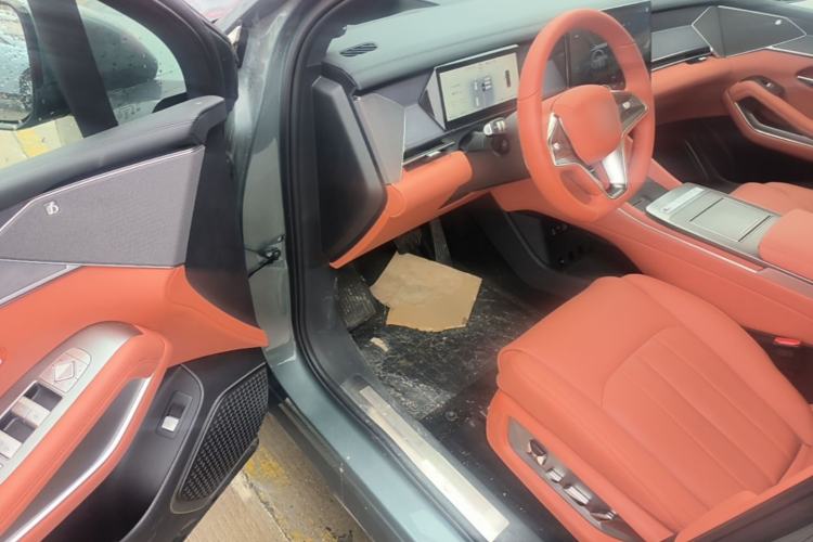 Used BYD Tang L 2025 DM 175KM Drone Player Edition Driver Seat