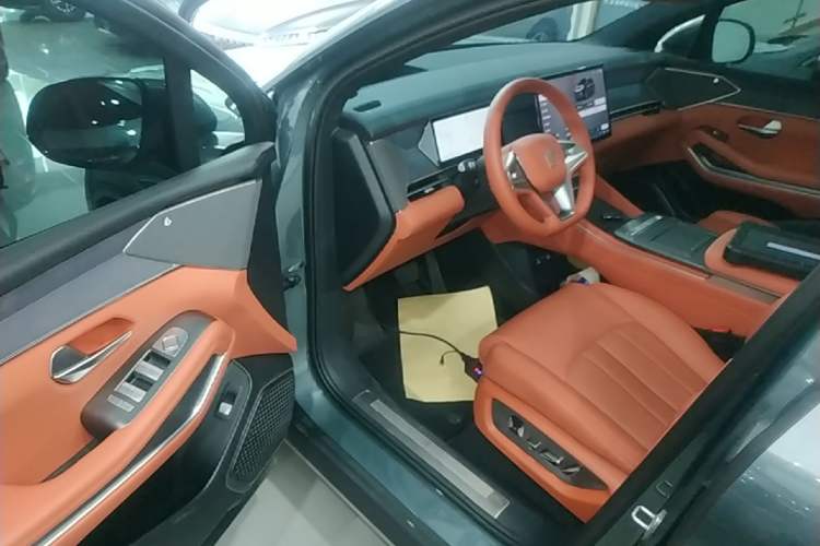 Used BYD Tang L 2025 EV 600KM All-Wheel-Drive LiDAR Flagship Model Driver Seat