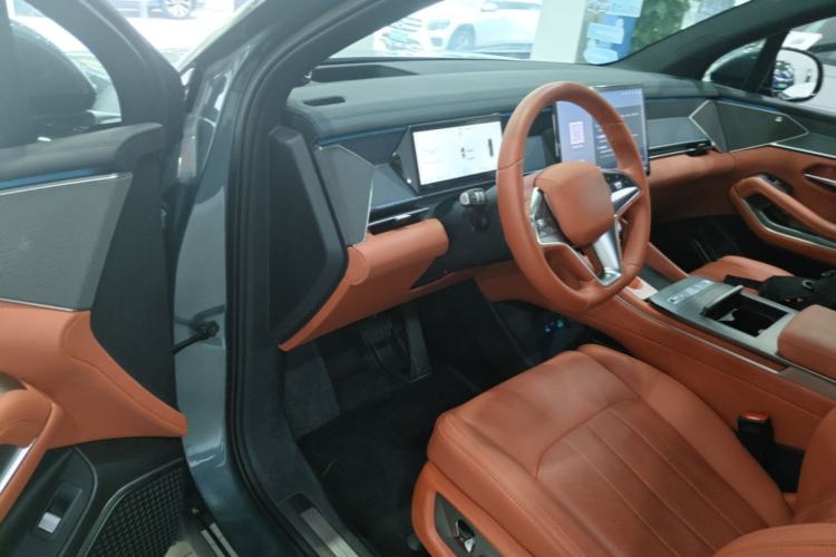 Used BYD Tang L 2025 DM 175KM Drone Player Edition Driver Seat