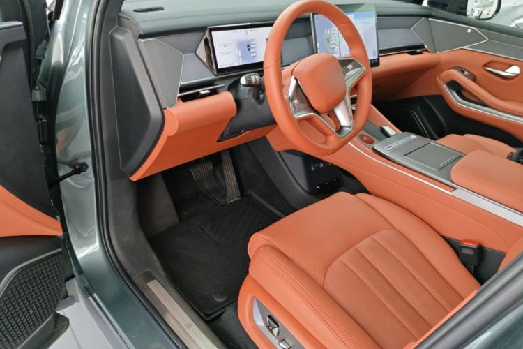 Used BYD Tang L 2025 DM 175KM Drone Player Edition Driver Seat