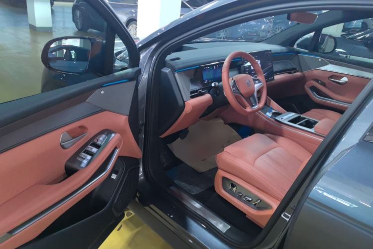 Used BYD Tang L 2025 DM 215KM LiDAR Flagship Model Driver Seat