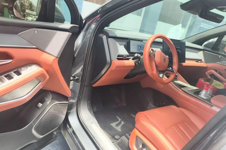 Used BYD Tang L 2025 EV 600KM All-Wheel-Drive LiDAR Flagship Model Driver Seat