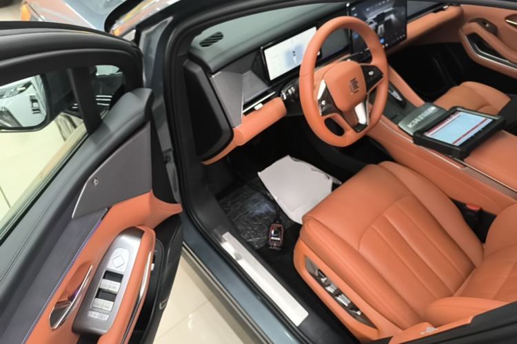 Used BYD Tang L 2025 DM 175KM Drone Player Edition Driver Seat