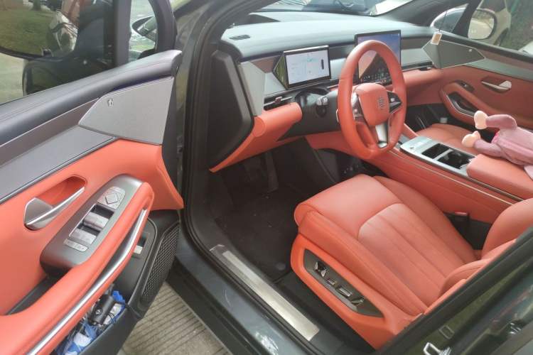 Used BYD Tang L 2025 DM 215KM LiDAR Flagship Model Driver Seat