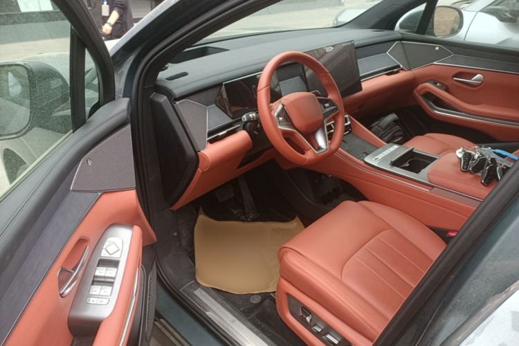 Used BYD Tang L 2025 DM 175KM Drone Player Edition Driver Seat