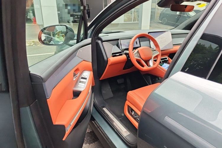 Used BYD Tang L 2025 DM 175KM Drone Player Edition Driver Seat