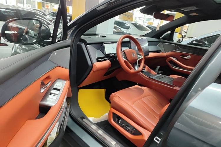 Used BYD Tang L 2025 DM 175KM Drone Player Edition Driver Seat